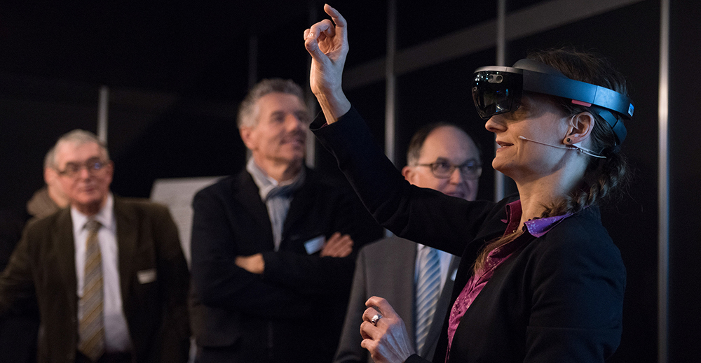 Swissbau Innovation Lab: HoloLens in Action im iRoom