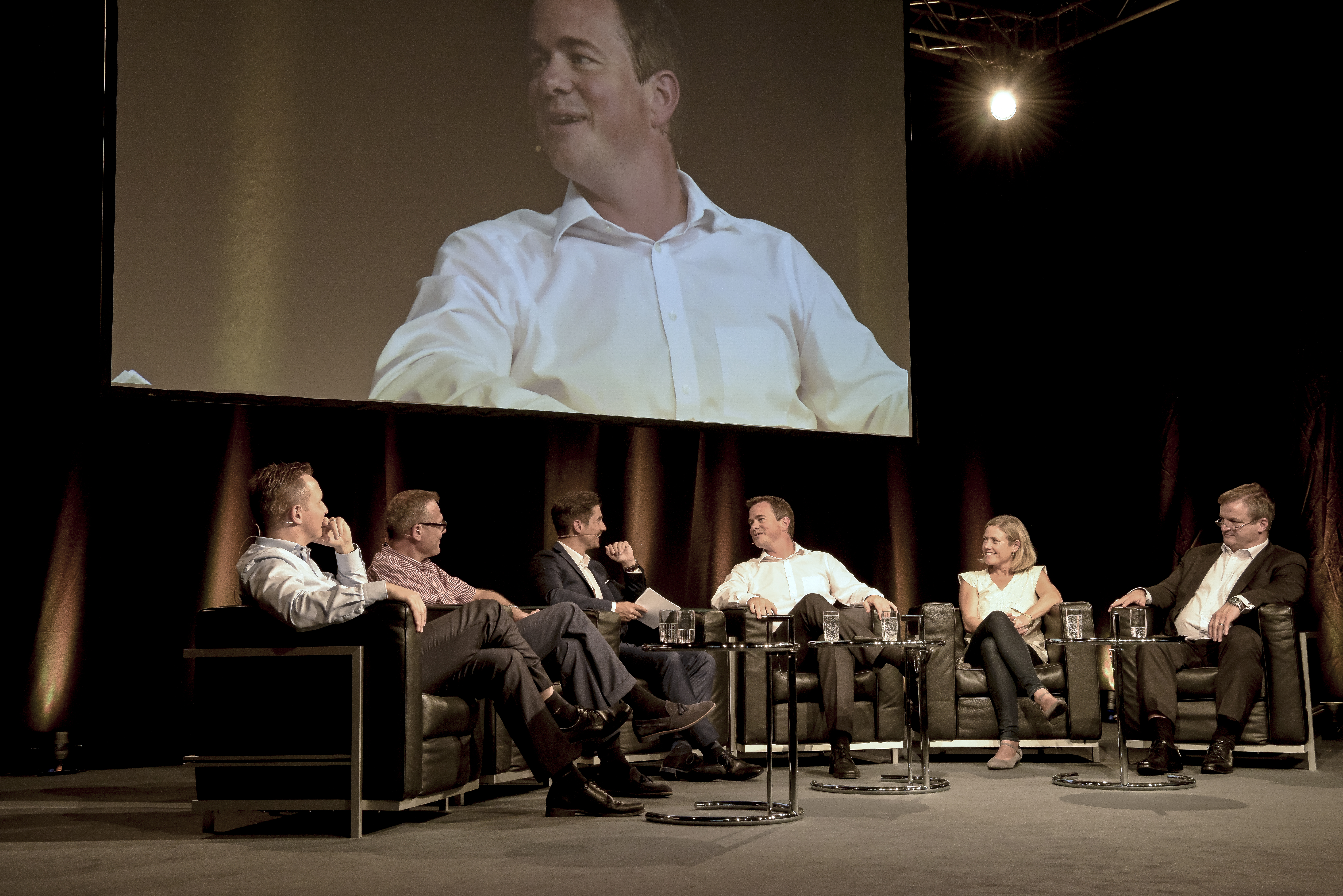 In der Podiumsdiskussion wurden die Ergebnisse des Experiments diskutiert.