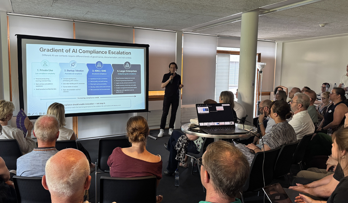 Bernd Burgdorf zum Thema KI-Ethik am Afterwork Event im Tenum