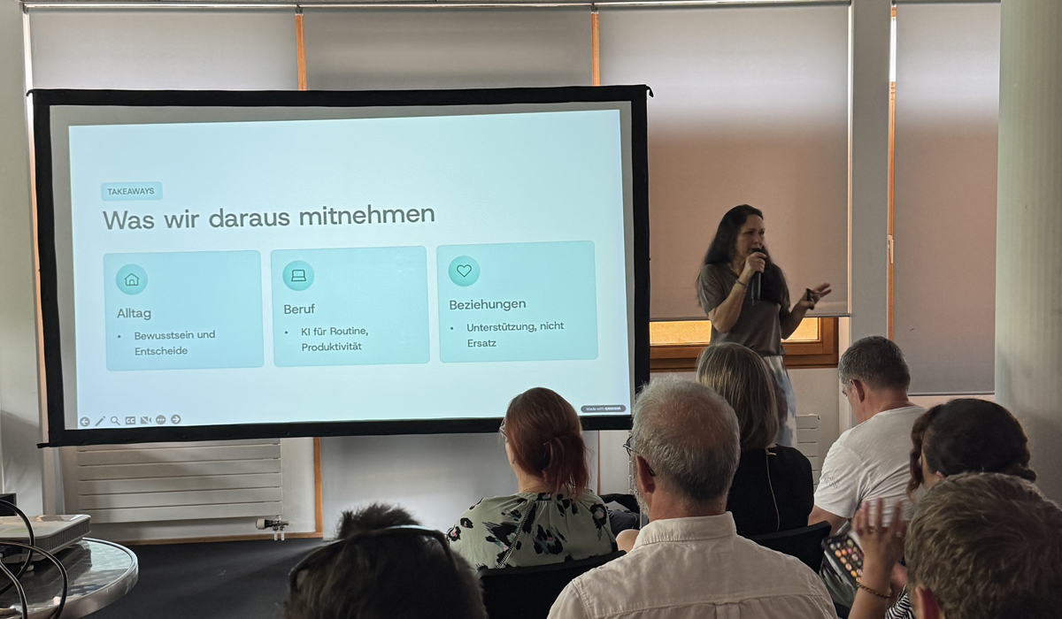 Dorotea Ganser am Tenum Brown Bag über das persönliche LinkedIn Profil
